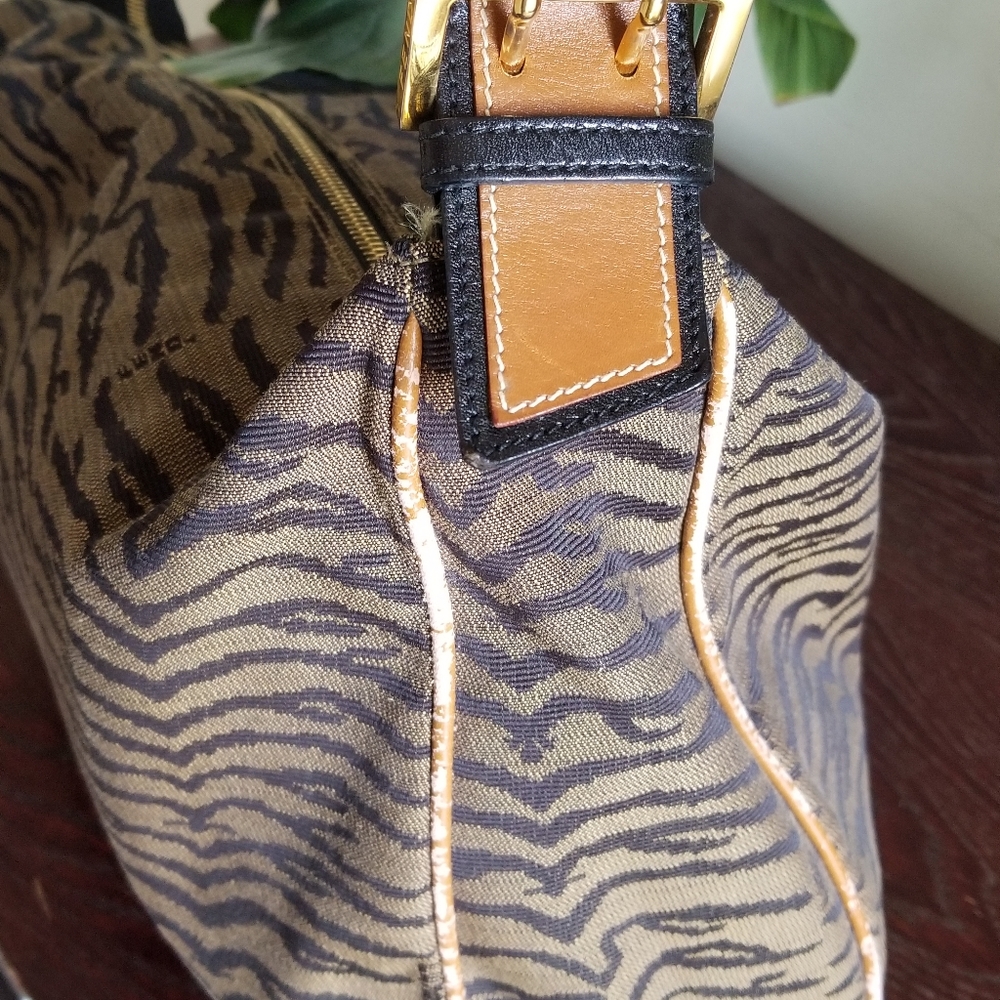Sale! New Fendi Rare Vintage Italy Roma 1925 Zebra bag - Picture 16 of 17